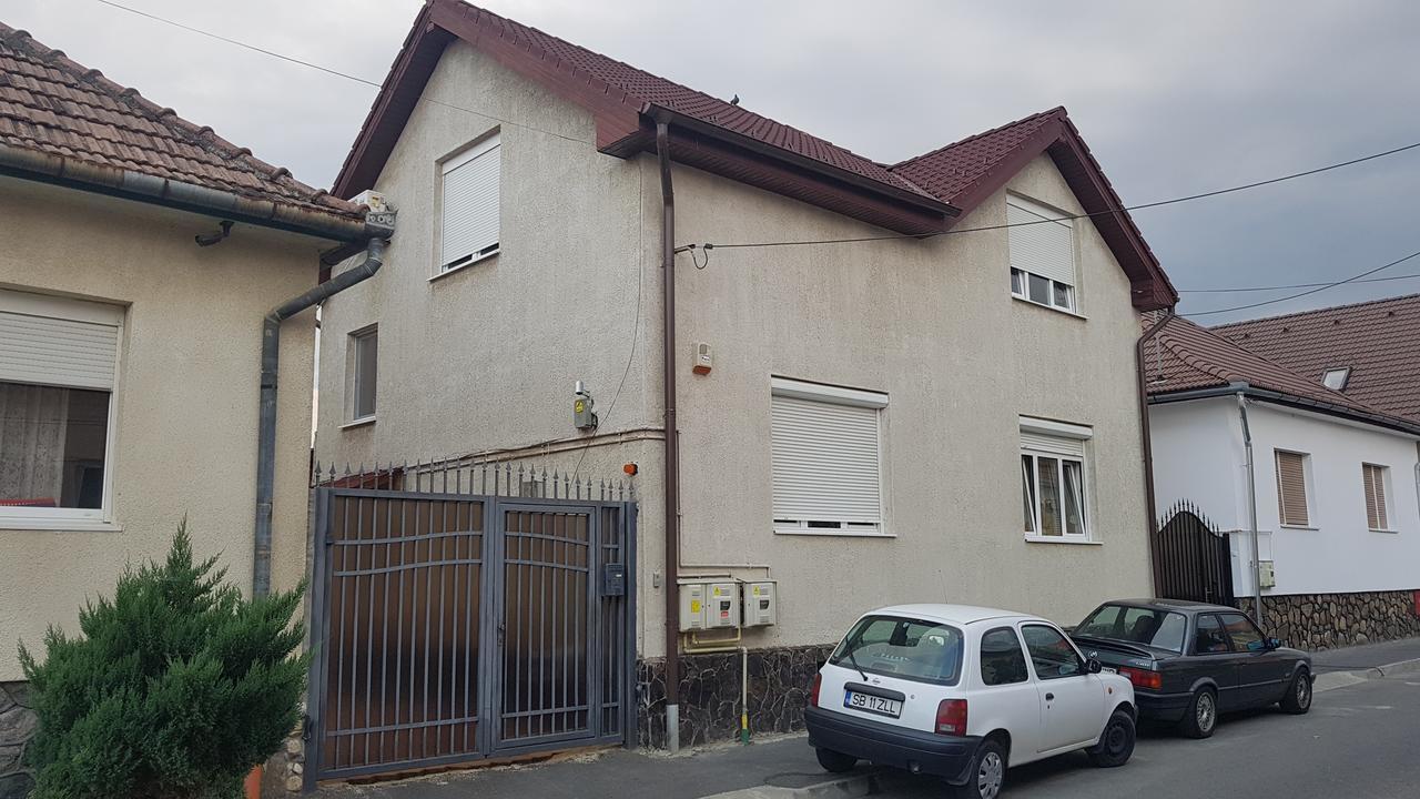 Casa 193 Motorcycle Friends Bed & Breakfast Sibiu Exterior photo