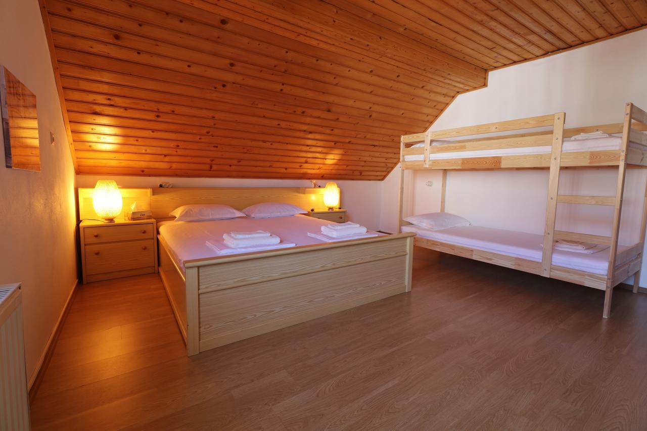 Casa 193 Motorcycle Friends Bed & Breakfast Sibiu Exterior photo