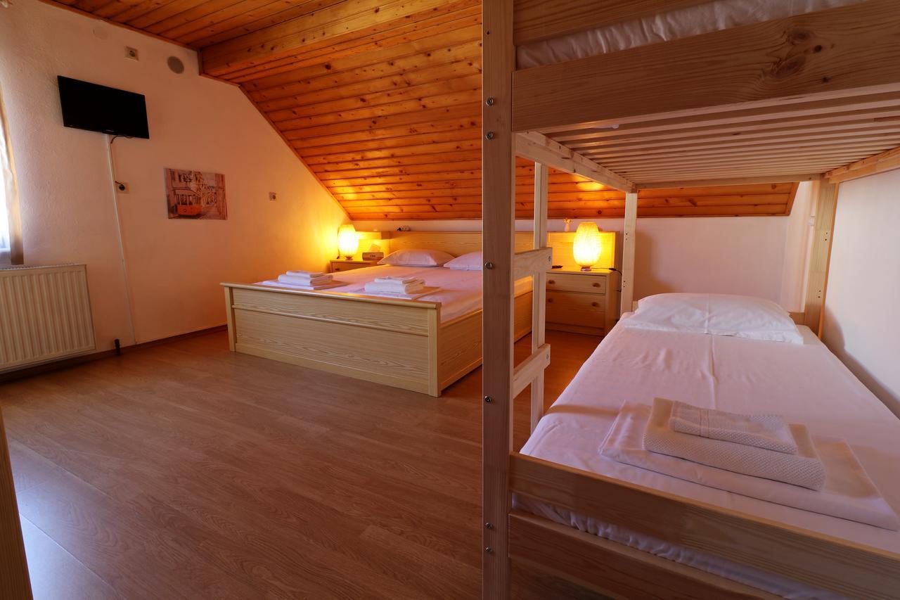 Casa 193 Motorcycle Friends Bed & Breakfast Sibiu Exterior photo