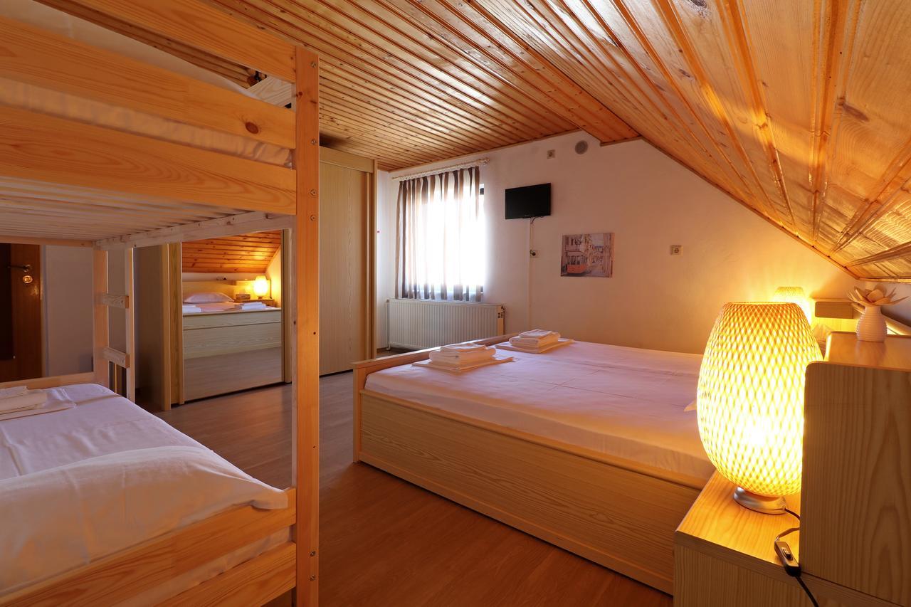 Casa 193 Motorcycle Friends Bed & Breakfast Sibiu Exterior photo