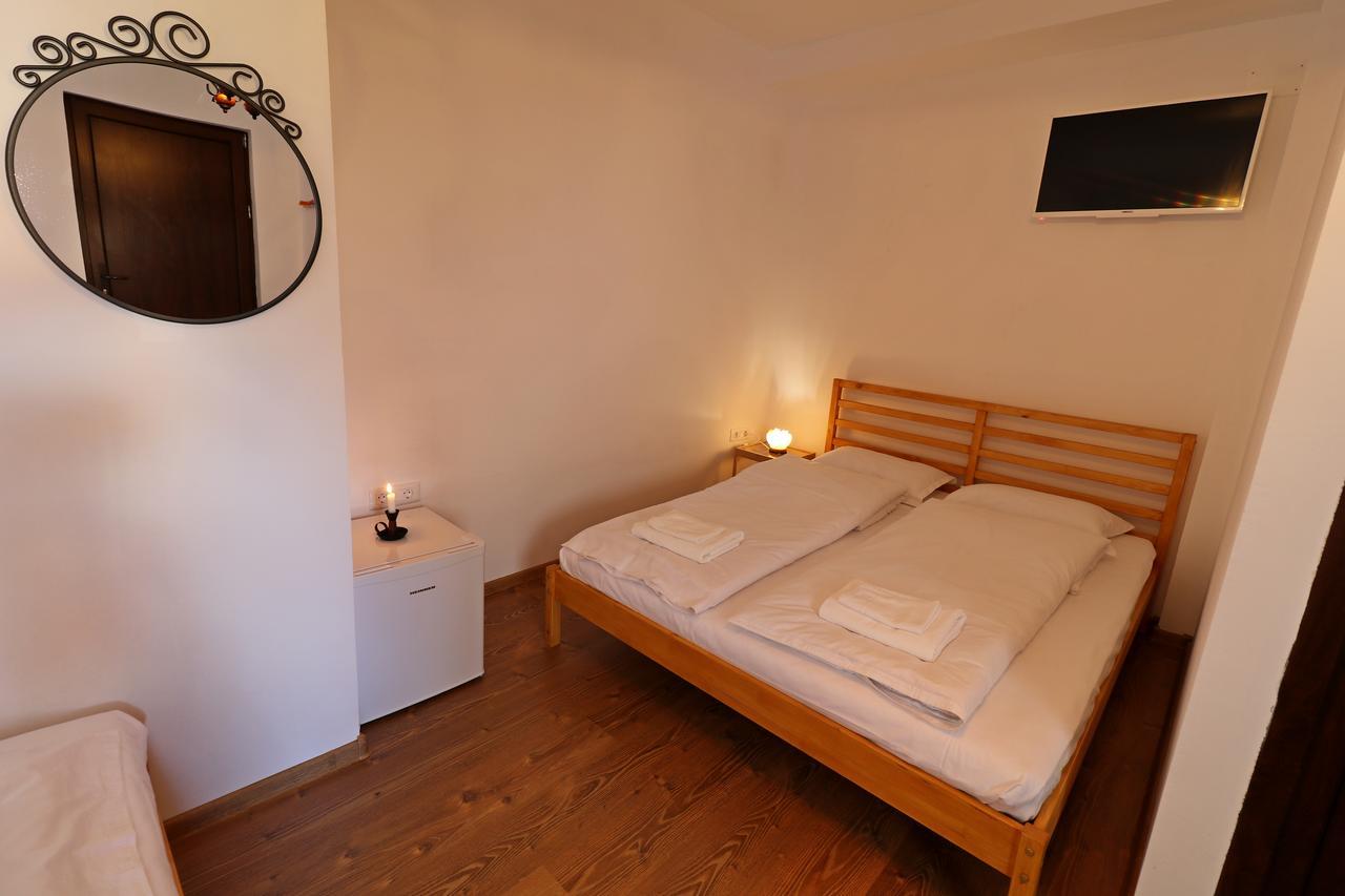 Casa 193 Motorcycle Friends Bed & Breakfast Sibiu Exterior photo